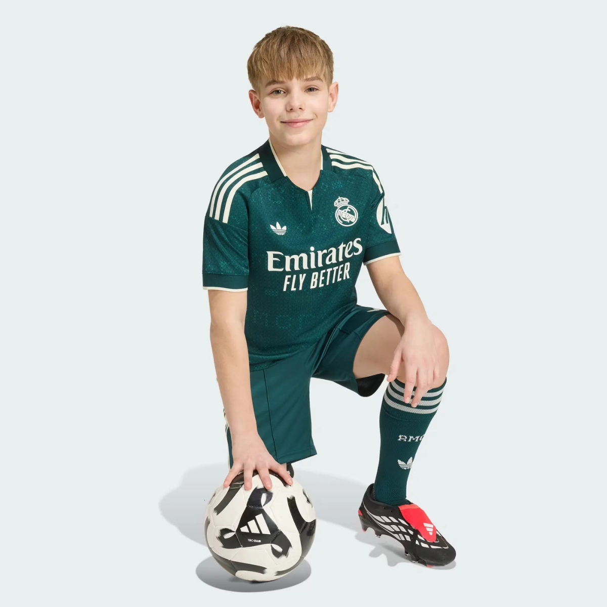 Conjunto de Niños Real Madrid Segunda Equipación 26/27